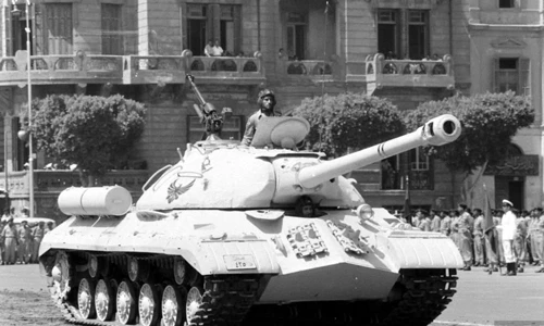 Vì sao Mỹ-Anh “lạnh người” khi thấy xe tăng IS-3 Liên Xô?