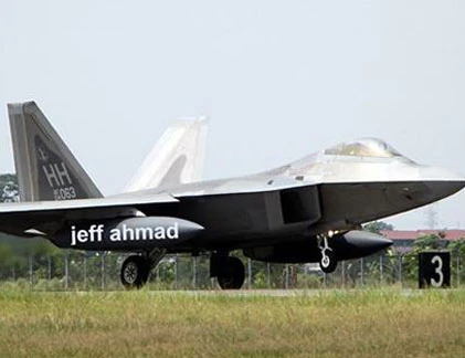 Cận cảnh siêu tiêm kích F-22 hiện diện ở Đông Nam Á