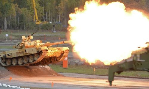 Ảnh QS ấn tượng tuần: T-90 vừa bay vừa bắn
