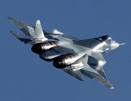 Siêu tiêm kích Su T-50 “múa” trên trời Moscow