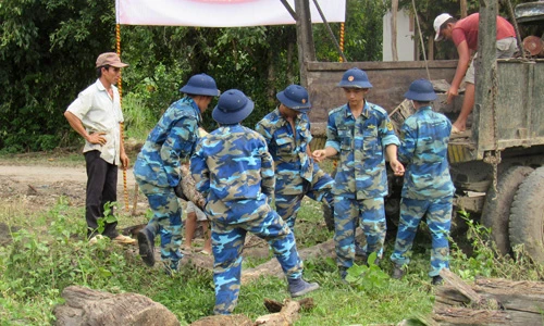 Chùm ảnh lính HQND Việt Nam lên vùng cao tình nguyện
