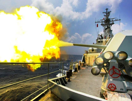 Pháo, tên lửa Trung Quốc “gào thét” trên biển