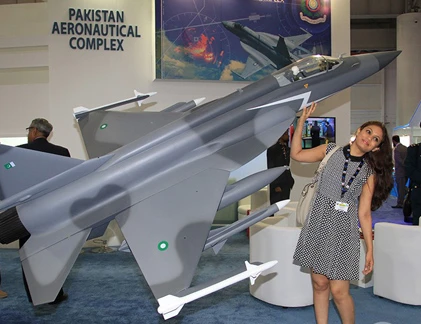 “Lạ mắt” mô hình vũ khí tinh xảo ở triển lãm Dubai