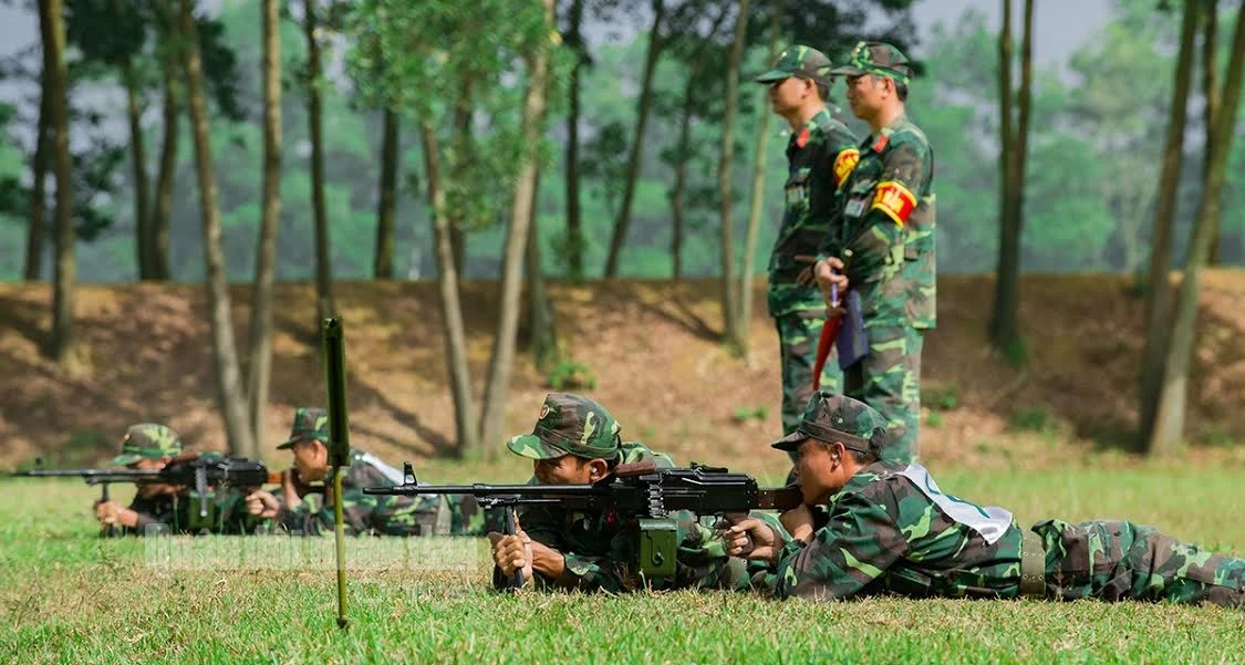 Mãn nhãn bộ đội Việt Nam đọ tài bắn AK, PKMS, K54