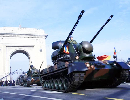 Xem Quân đội Romania duyệt binh hoành tráng 