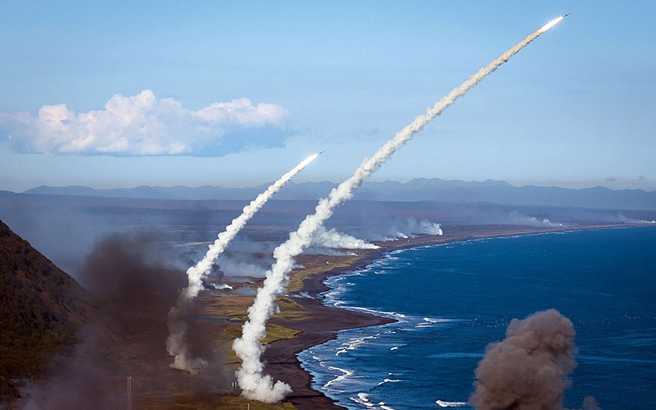 Kinh dị: Tên lửa S-300 mới của Nga bắn xa 400km