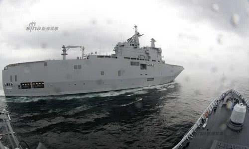 Tàu đổ bộ Mistral tập trận với Hải quân Trung Quốc