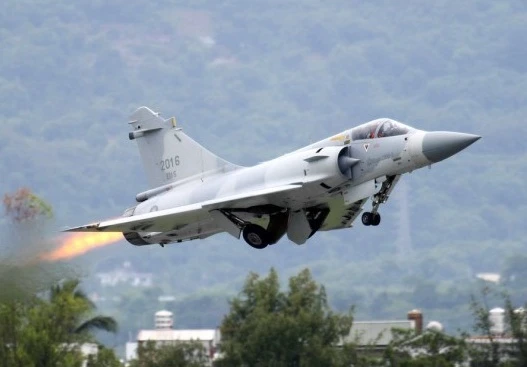 Theo dõi tiêm kích “Ảo ảnh” Đài Loan thao diễn ấn tượng