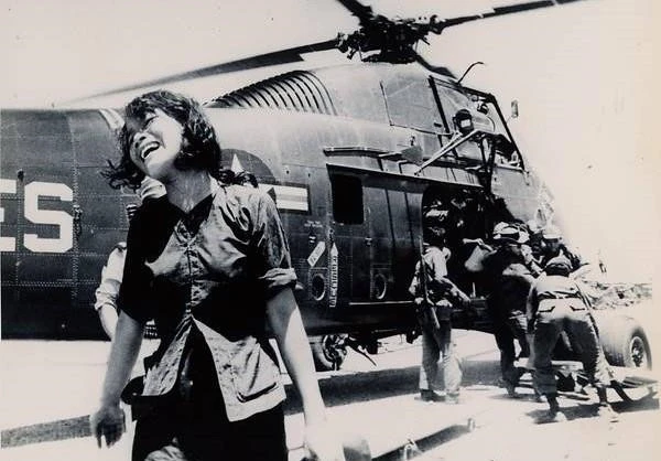 Loạt ảnh hiếm chiến tranh Việt Nam chụp giữa bom rơi đạn lạc