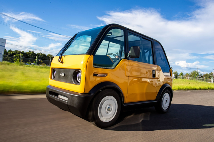 Phạm vi hoạt động tối đa đạt 100 km sau mỗi lần sạc, tuy thấp so với mặt bằng chung xe điện hiện nay, nhưng KG Motors cho rằng con số này hoàn toàn đáp ứng được nhu cầu di chuyển hàng ngày trong thành phố. Theo kế hoạch, KG Motors sẽ bắt đầu tiếp nhận đơn đặt trước cho Mibot từ mùa thu 2024. Phạm vi hoạt động tối đa đạt 100 km sau mỗi lần sạc, tuy thấp so với mặt bằng chung xe điện hiện nay, nhưng KG Motors cho rằng con số này hoàn toàn đáp ứng được nhu cầu di chuyển hàng ngày trong thành phố. Theo kế hoạch, KG Motors sẽ bắt đầu tiếp nhận đơn đặt trước cho Mibot từ mùa thu 2024.