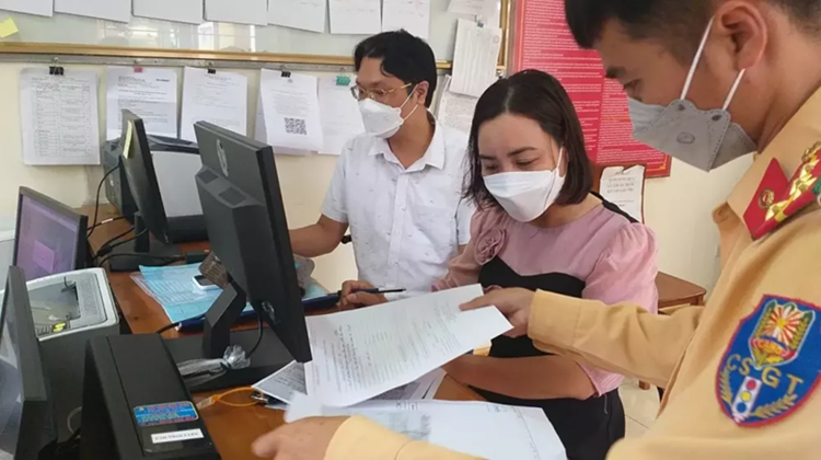 การทดสอบใบขับขี่จะมีคำถามทฤษฎีใหม่ 600 ข้อ เริ่ม 1 มิถุนายนนี้ 1-6447.png