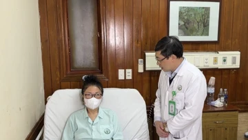 Cứu sống người bệnh 69 tuổi nhờ phẫu thuật khối u lớn sau phúc mạc