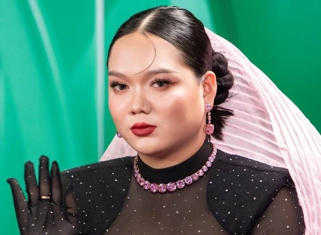 Phạm Thoại không còn livestream bán hàng. pham-thoai-lum-xum.jpg