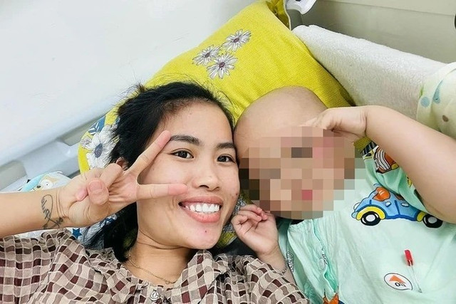 Câu chuyện của bé Bắp từng làm xúc động hàng triệu trái tim khi em phải chiến đấu với căn bệnh ung thư não ác tính. me-bap-sao-ke-tu-thien.jpg