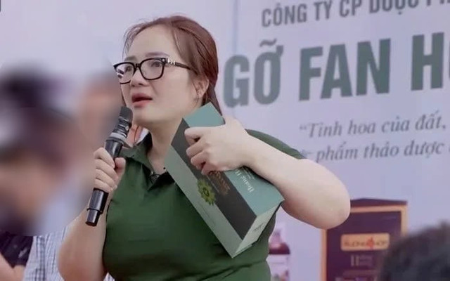 Hoàng Hường từng được mệnh danh "nữ hoàng livestream". hoang-huong-bi-khoi-to-1-0802.jpg