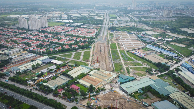 Nằm trong Quy hoạch GTVT Thủ đô Hà Nội đến năm 2030, tầm nhìn đến năm 2050, Dự án xây dựng nút giao khác mức giữa đường Vành đai 3,5 với Đại lộ Thăng Long (huyện Hoài Đức) có tổng mức đầu tư trên 2.384 tỷ đồng do Ban Quản lý dự án đầu tư xây dựng công trình dân dụng Hà Nội làm chủ đầu tư. Nhiều bất cập tại dự án 'nút giao' gần 2.400 tỷ đồng ở Hà Nội ảnh 1