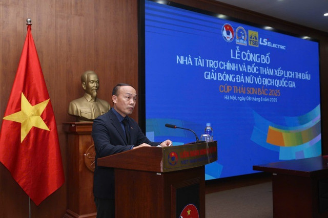 Tổng thư kí VFF Nguyễn Văn Phú phát biểu tại buổi lễ. Ảnh: VFF Tổng thư kí VFF Nguyễn Văn Phú phát biểu tại buổi lễ. Ảnh: VFF