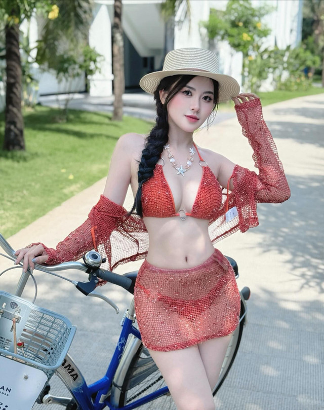 Dù ở góc chụp nào, cô nàng cũng khoe khéo được đường cong nóng bỏng, vòng eo con kiến và đôi chân thon dài. (Ảnh: IGNV) 7-9597.jpg