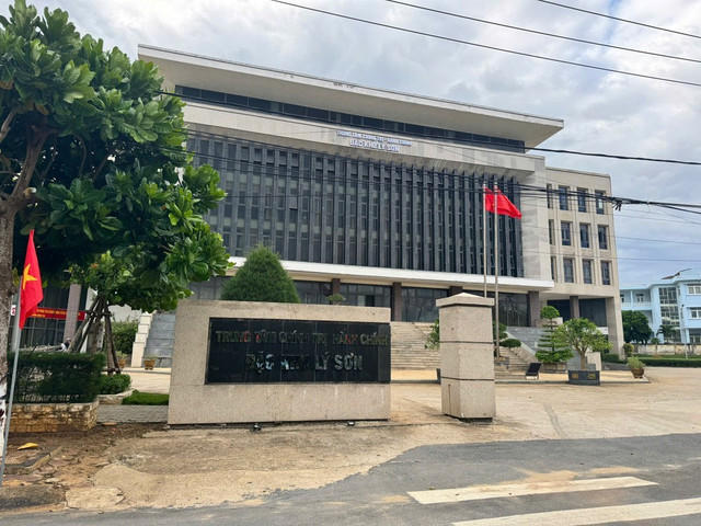 Trung tâm hành chính đặc khu Lý Sơn. Trung tâm hành chính đặc khu Lý Sơn.