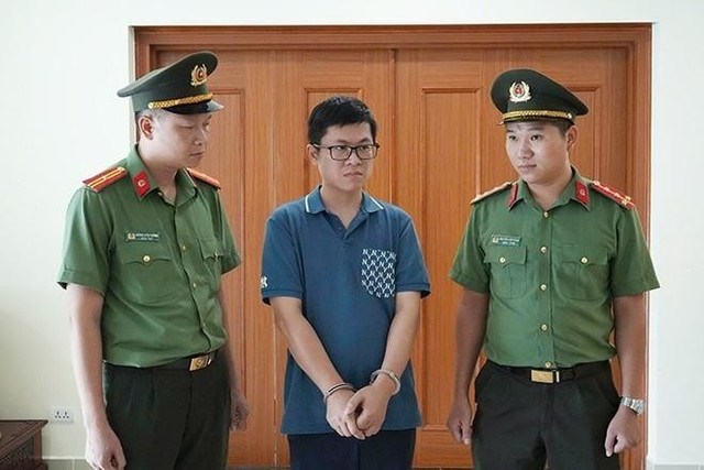 Đinh Mạnh Dũng bị bắt giữ. Ảnh: CACC. Đinh Mạnh Dũng bị bắt giữ. Ảnh: CACC.