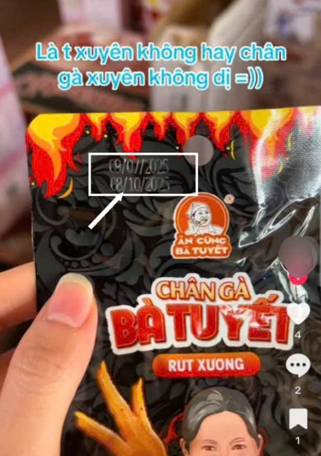 khach-hang-hoang-mang-khi-an-cung-ba-tuyet-lien-tuc-dinh-phot-hinh-4.jpg