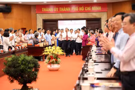 ổng Bí thư Tô Lâm cùng lãnh đạo Đảng, Nhà nước thăm, chúc Tết Đảng bộ, chính quyền, nhân dân TP HCM.