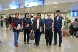 Thuốc giải độc botulinum ngay lập tức được bàn giao cho đại diện của Sở Y tế Đà Nẵng, BS. Phạm Hồng Hà - Phó Trưởng phòng Quản lý Dược, người đã chờ sẵn tại Sân bay Quốc tế Nội Bài cùng nhóm WHO Việt Nam. Sau đó, thuốc giải độc được vận chuyển nhanh nhất có thể đến bệnh viện ở Đà Nẵng.