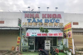 Sở Y tế TP HCM đã ban hành quyết định xử phạt Công ty TNHH Phòng khám Nha khoa Tâm Đức và ông Nguyễn Văn Trí vì các hành vi vi phạm trong lĩnh vực khám chữa bệnh.