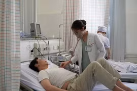 Một số bệnh nhân phải nhập viện để theo dõi.