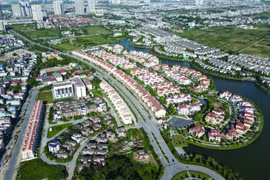 Giá đất, giá nhà vẫn… “chơi trò đuổi bắt"