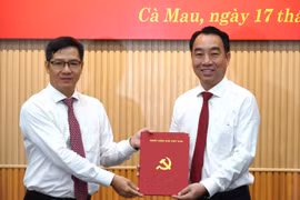 Ông Lữ Quang Ngời - Chủ tịch UBND tỉnh Vĩnh Long - được Ban Bí thư điều động giữ chức Phó Bí thư Tỉnh ủy Cà Mau.