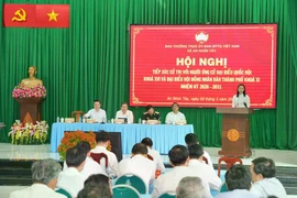 Chủ tịch Quốc hội Trần Thanh Mẫn tiếp xúc cử tri tại TP HCM