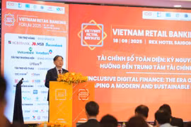 TSKH. Phan Xuân Dũng - Chủ tịch Liên hiệp các Hội Khoa học và Kỹ thuật Việt Nam, phát biểu khai mạc Diễn đàn Ngân hàng Bán lẻ Việt Nam 2025.