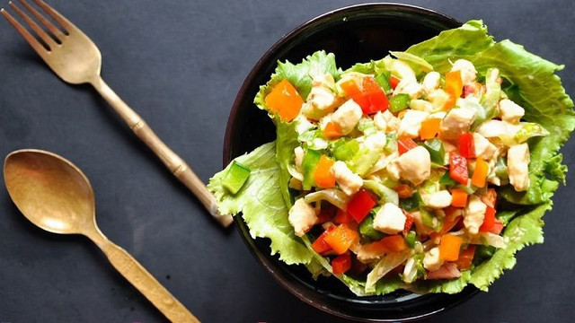 Ảnh minh họa salad-rau-cu-tron-dau-oliu.jpg