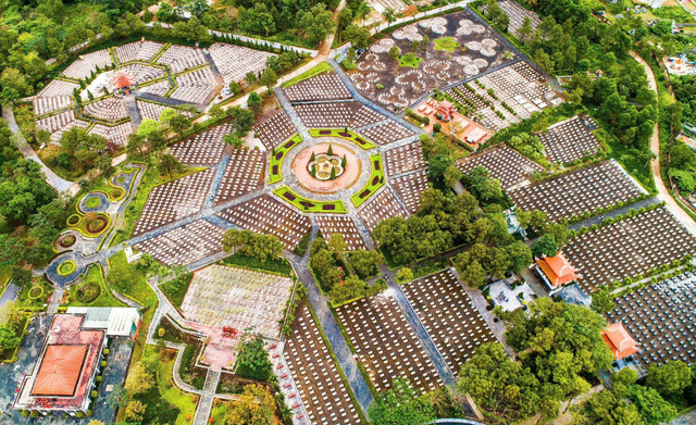 Nghĩa trang Liệt sĩ Quốc gia Trường Sơn. Ảnh Vist Quang Tri nghia-trang-liet-si-quoc-gia-truong-son.jpg