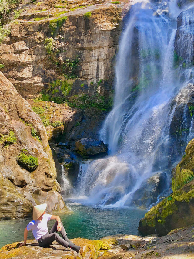 Thác hút khách mê trekking. Ảnh Vietravel thac-2.png