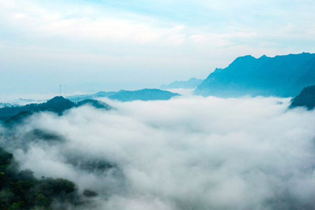 Hòa An (Cao Bằng) được ví như “thiên đường săn mây” hoang sơ, nơi du khách vừa tận hưởng cảnh sắc huyền ảo vừa trải nghiệm văn hóa bản địa. Ảnh Văn Tiệp cao-bang.jpg