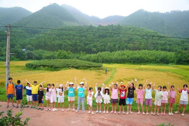 Hình ảnh trẻ tham gia trại hè. Ảnh Fanpage Làng Háo Hức Hình ảnh trẻ tham gia trại hè. Ảnh Fanpage Làng Háo Hức
