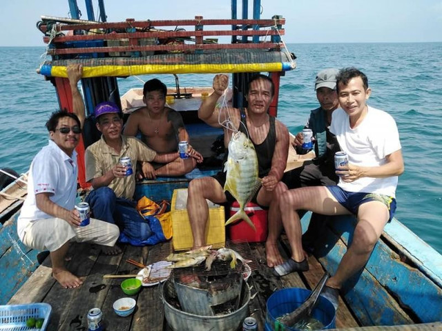 Trải nghiệm làm ngư dân trên đảo Nam Du. Ảnh NamDuXanh cau-muc-o-nam-du.jpg