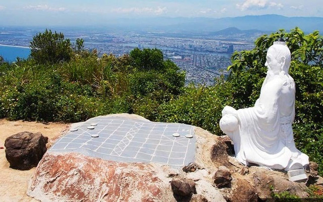 Ảnh Hồng Khánh ban-co.jpg