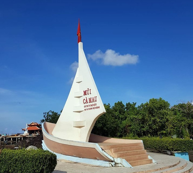Mũi Cà Mau – Nơi “đất biết nở, rừng biết đi, biển sinh sôi”. Ảnh Diệu Thuý mui-ca-mau.jpg