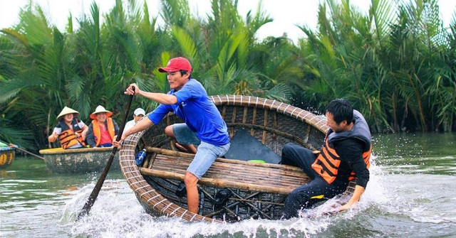 Ảnh Trinh Nguyen cheo-thuyen2.jpg