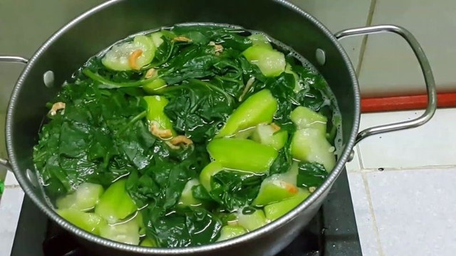 Ảnh minh họa canh-rau-mong-toi-nau-muop.jpg