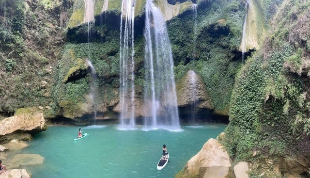Chèo SUP ở thác Nàng Tiên. Ảnh Lan Hương 7552aed73450800ed941.jpg