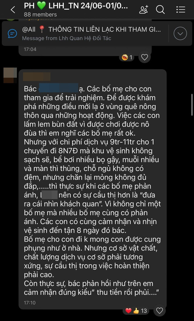 Trong tin nhắn chung trao đổi giữa ban tổ chức và các phụ huynh có con tham gia trại hè, nhiều người phản ánh về vấn đề vệ sinh tại trại hè. tin-nhan.jpg