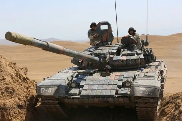 Xe tăng T-72 được Ấn Độ sử dụng trong chiến dịch tấn công Pakistan. Ảnh: National Interest 10bb2f3cb104045a5d15.jpg
