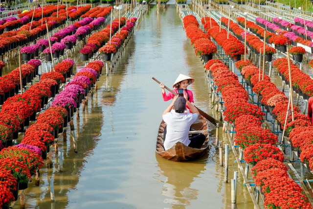 Tham quan làng nghề Sa Đéc. Ảnh Thanh Tiến hoa-sa-dec.jpg