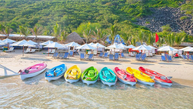 Tour 4 đảo Nha Trang hút đông đảo du khách. Ảnh Nhatrangtoday anh.jpg