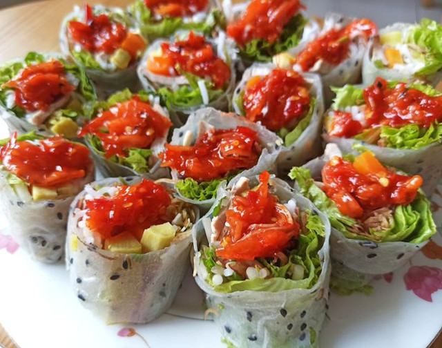 Ảnh minh họa banh-cuon-tom-chua.jpg