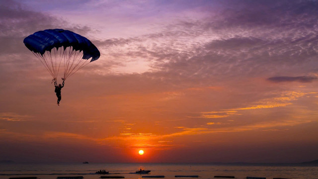 Say đắm ánh hoàng hôn tại làng chài - Ảnh Kim Cương 8cc88eb273eefab0a3ff.jpg